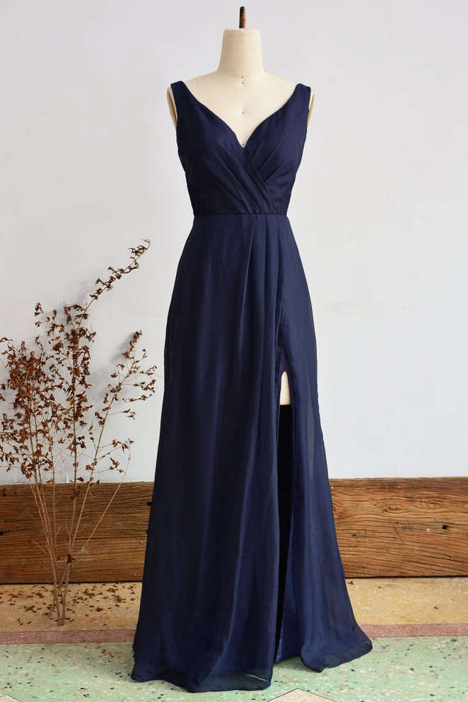 Elegant Navy Blue Chiffon Bridesmaid Dress with Slit FancyVestido Elegant Navy Blue Chiffon Bridesmaid Dress with Slit FancyVestido