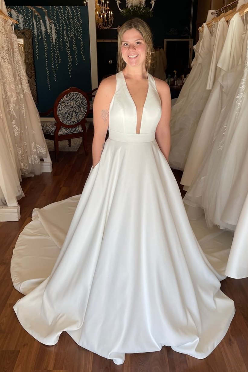 Plunging Halter Ivoty Bridal Dress with Pockets FancyVestido Plunging Halter Ivoty Bridal Dress with Pockets FancyVestido