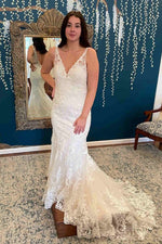 White Double V-Neck Appliqued Wedding Dress with Train