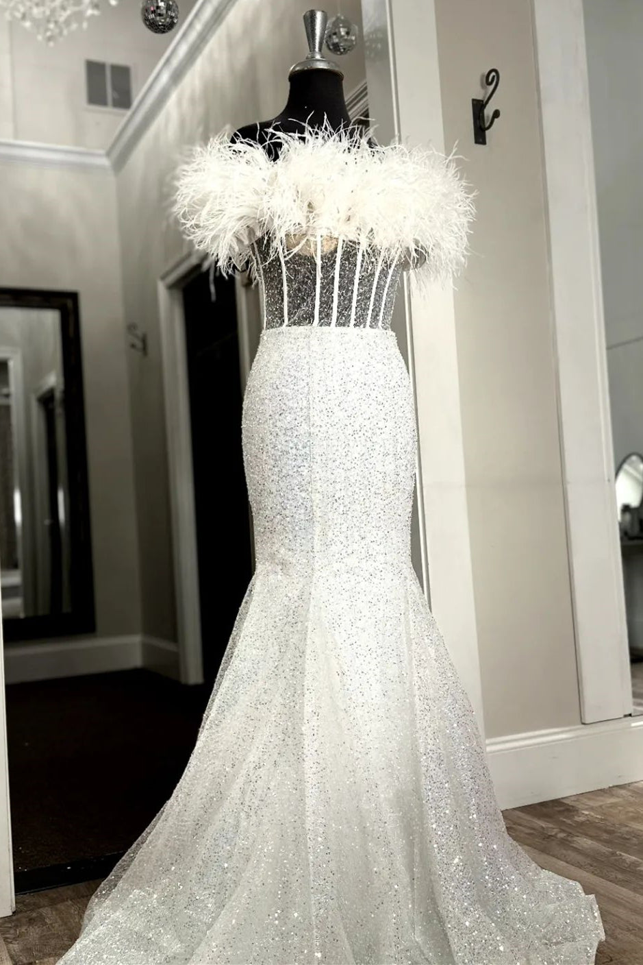 White Mermaid Strapless Feathers Boning Sequins Long Prom Dress FancyVestido White Mermaid Strapless Feathers Boning Sequins Long Prom Dress FancyVestido
