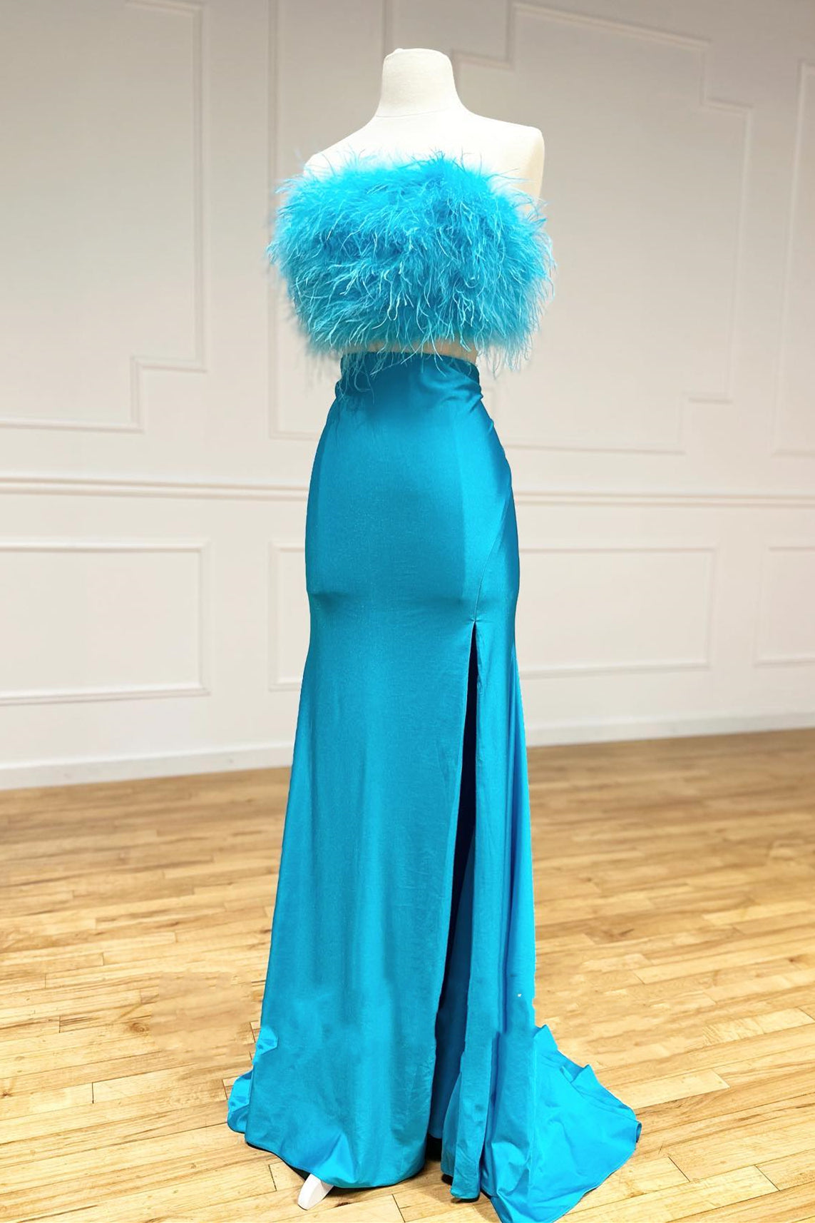 green emerald velvet dress Jade Two-Piece Feathers Strapless Satin Long Prom Dress with Slit –  FancyVestido