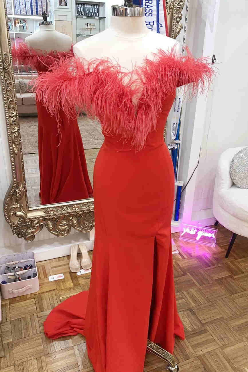 Plunging Neck Red Feather Formal Dress with Slit FancyVestido Plunging Neck Red Feather Formal Dress with Slit FancyVestido
