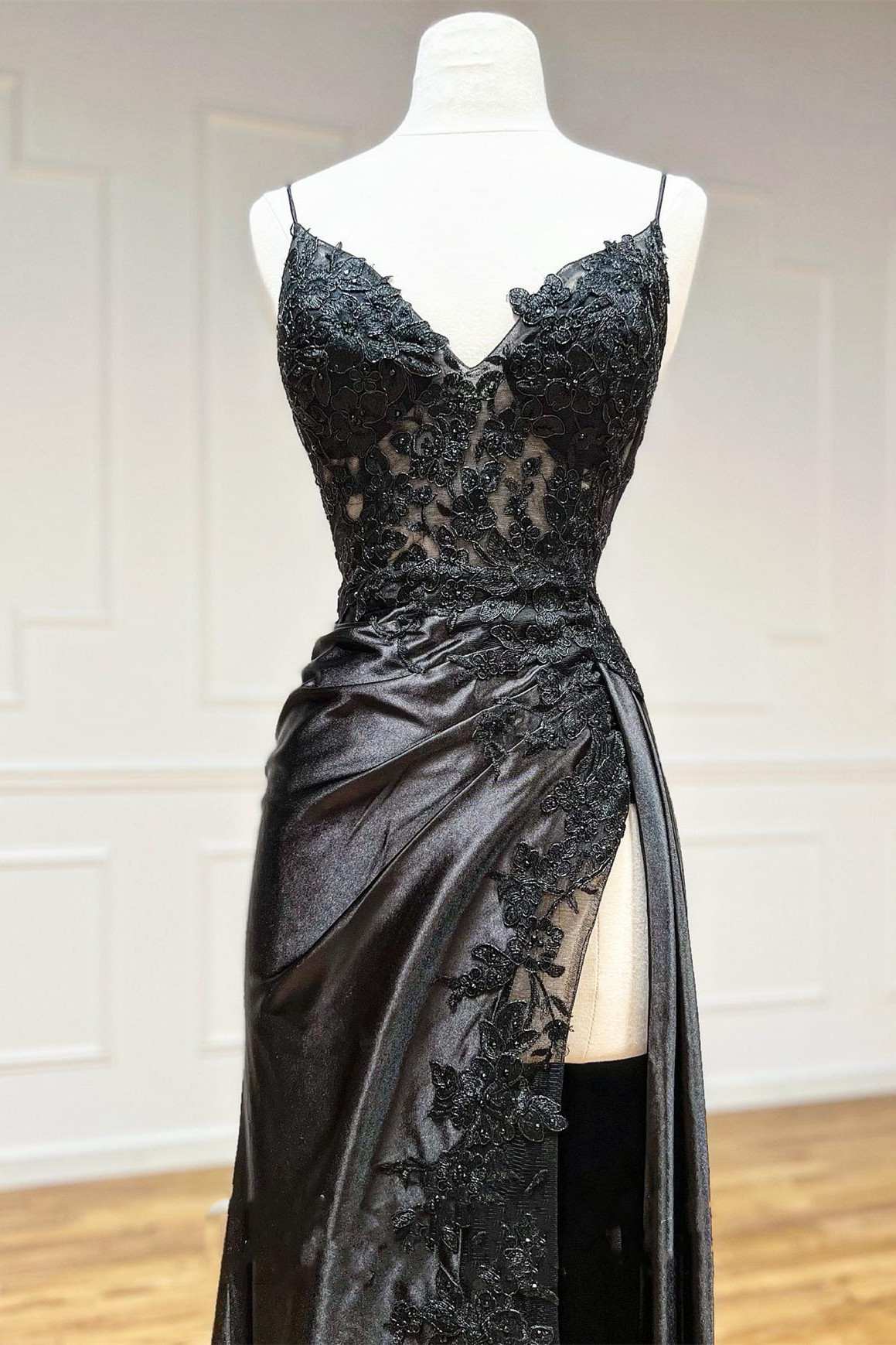 Black Long Appliques Prom Dress with Spaghetti Straps FancyVestido Black Long Appliques Prom Dress with Spaghetti Straps FancyVestido